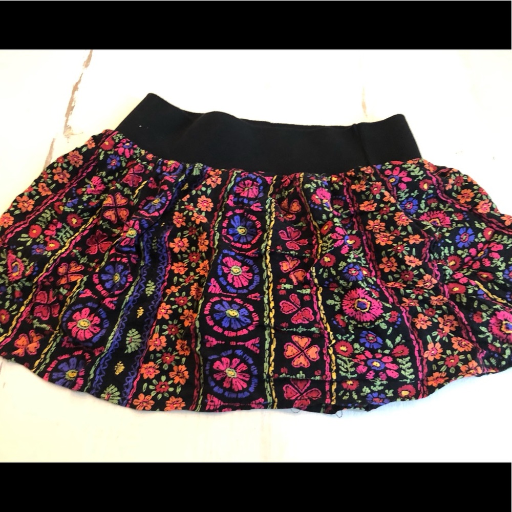 ⭐️4/$25 Multi Color Floral Delia Skirt